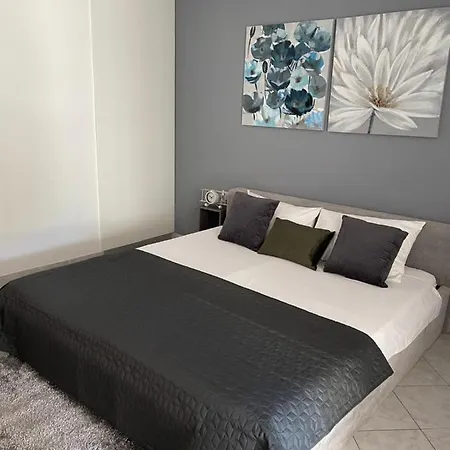 T&S Apartments With Free Parking Pula Exterior foto