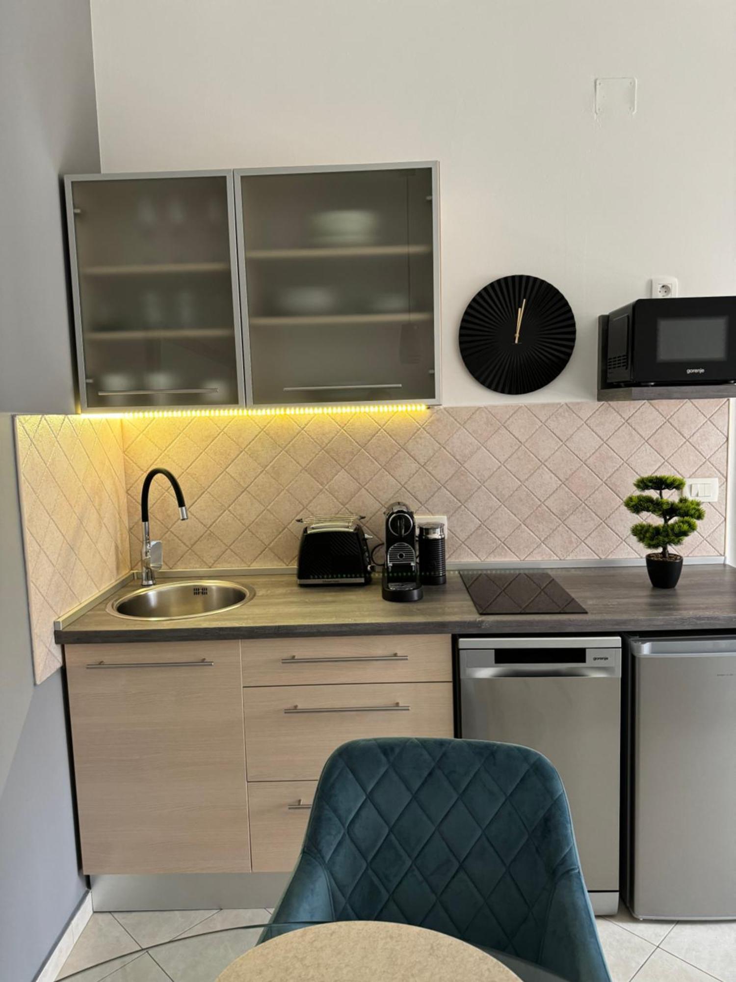 T&S Apartments With Free Parking *