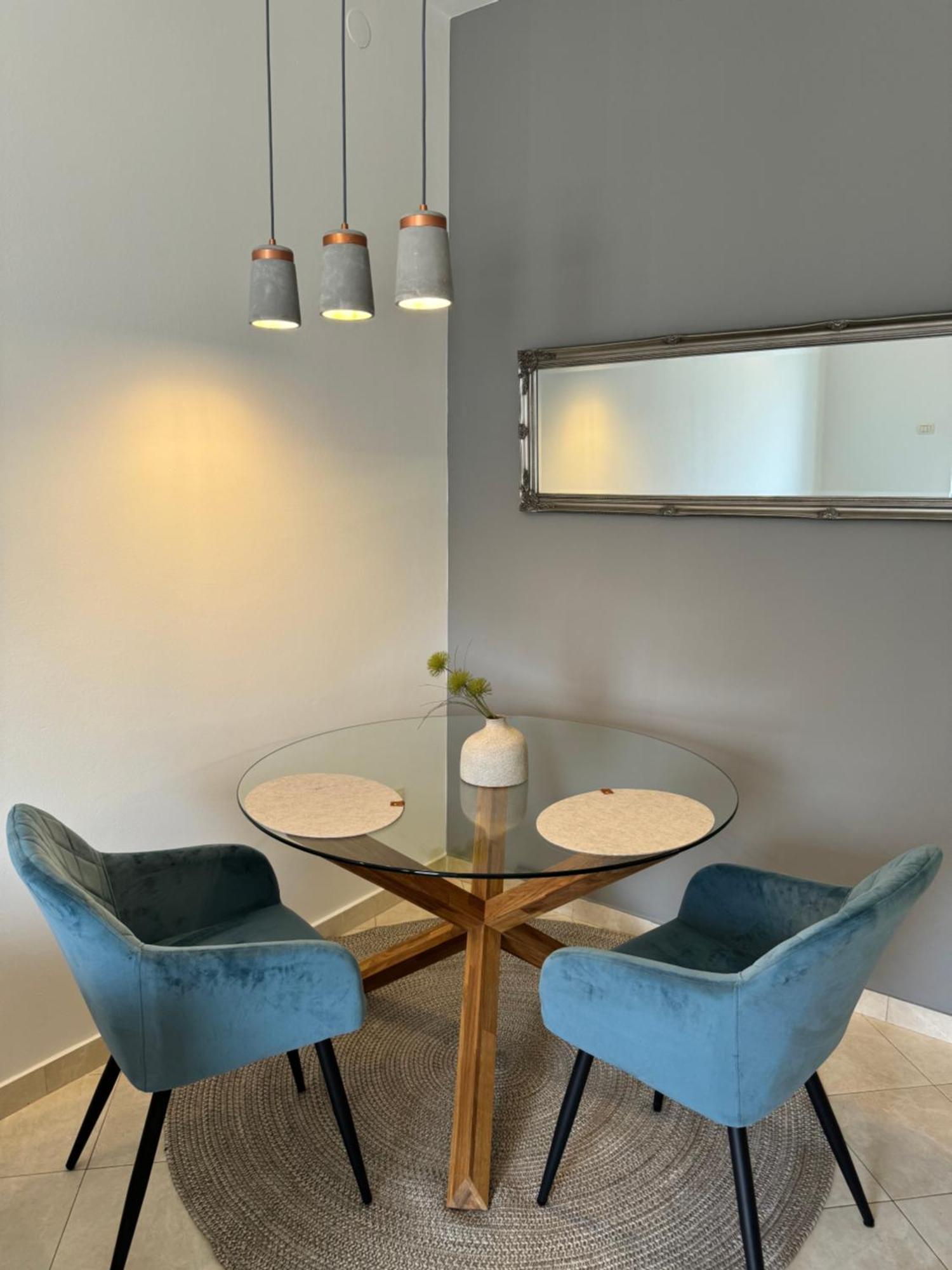 T&S Apartments With Free Parking *