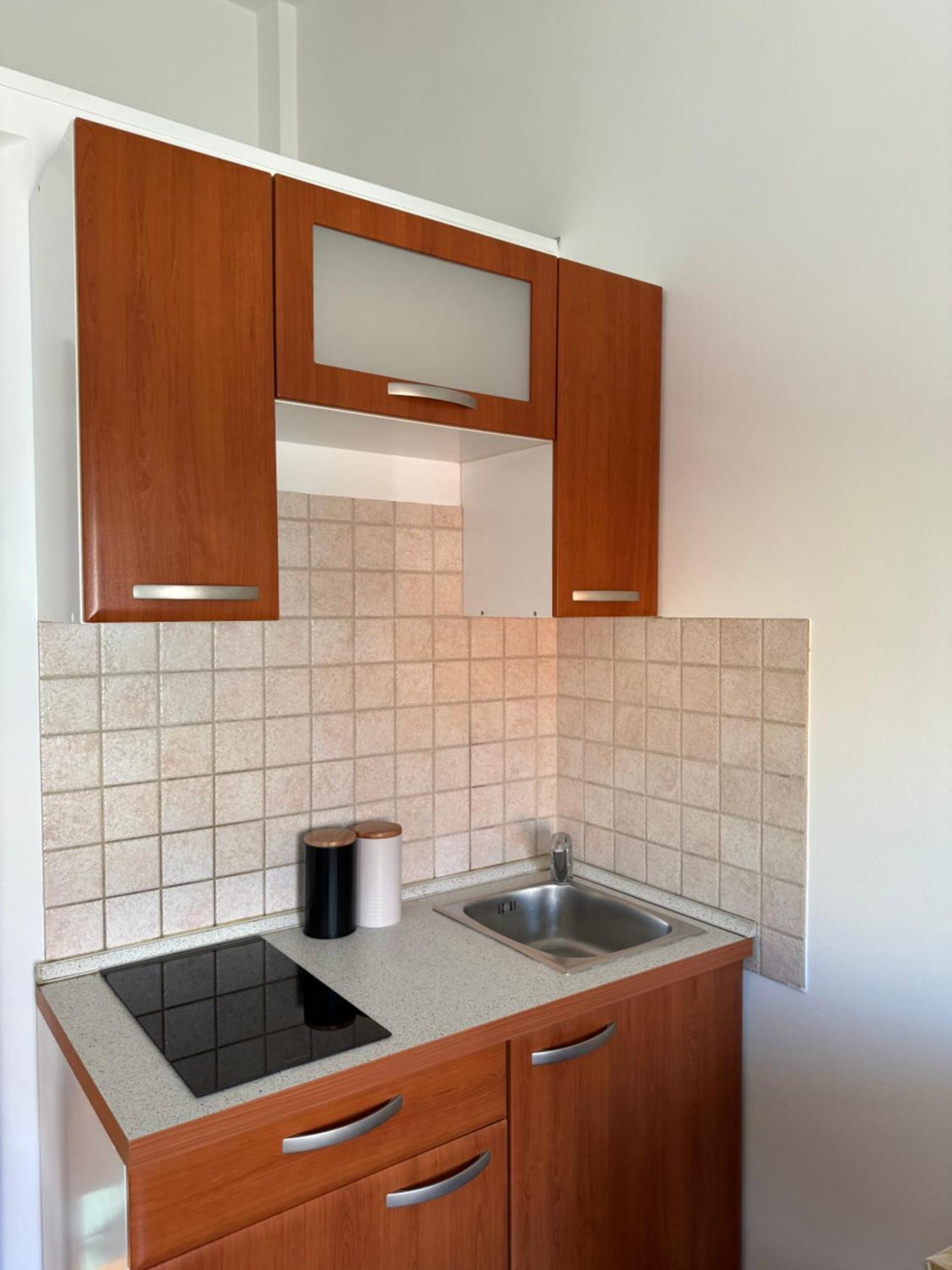 T&S Apartments With Free Parking Apartment